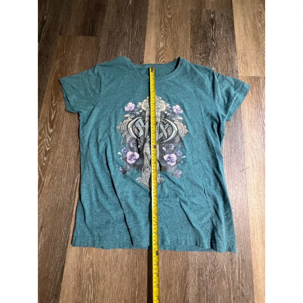 Styx Graphic T-Shirt Womens Large Teal Green Excellent‎ Tour Cities Floral Cross
